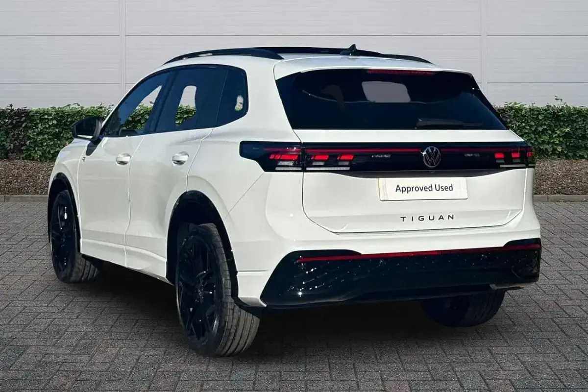 Used VW Tiguan Black Edition 265 HP (194 kW) 2026 Pure white SUV