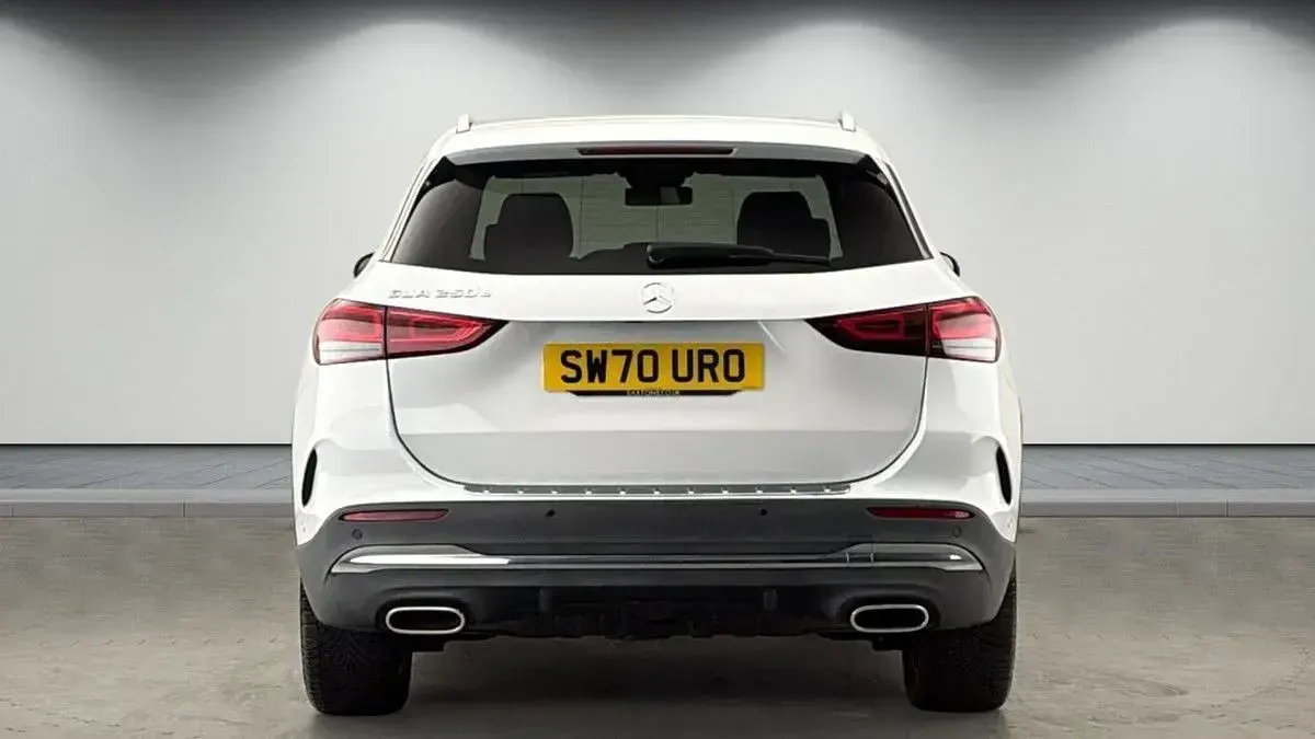Used Mercedes GLA250 Exclusive 2020 Digital white SUV