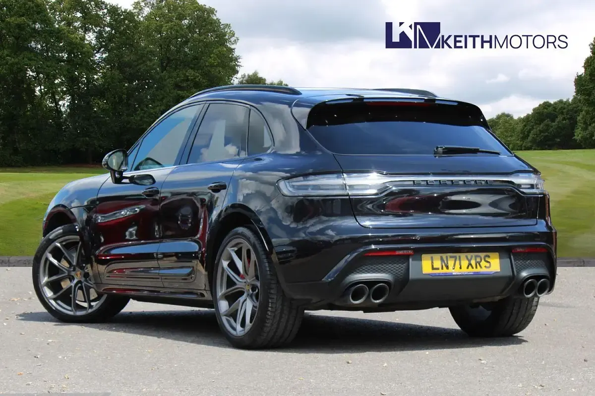 Used Porsche Macan 440 HP (323 kW) 2021 Black SUV