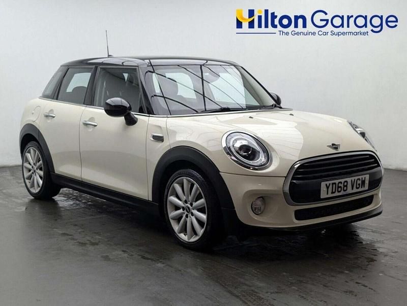 Used Mini Cooper Classic 136 HP (100 kW) 2019 White Hatchback