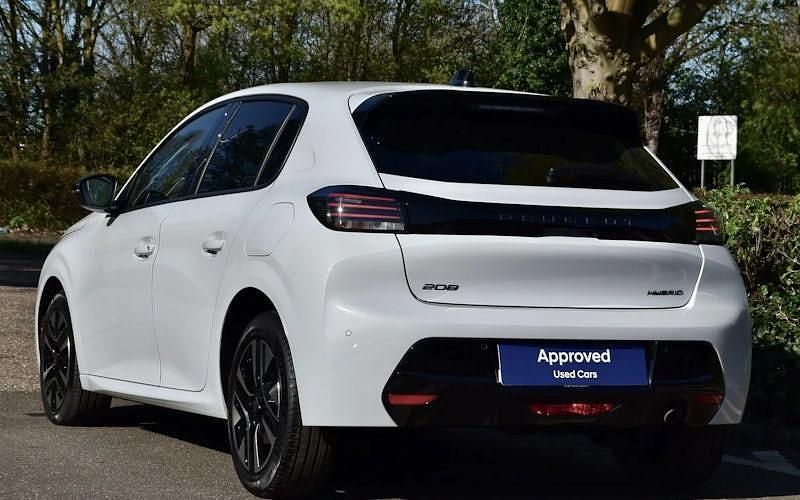 Used Peugeot 208 Allure 102 HP (75 kW) 2025 Hatchback