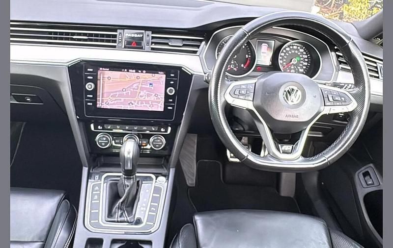 Used VW Passat R-line 187 HP (137 kW) 2021 Grey Estate