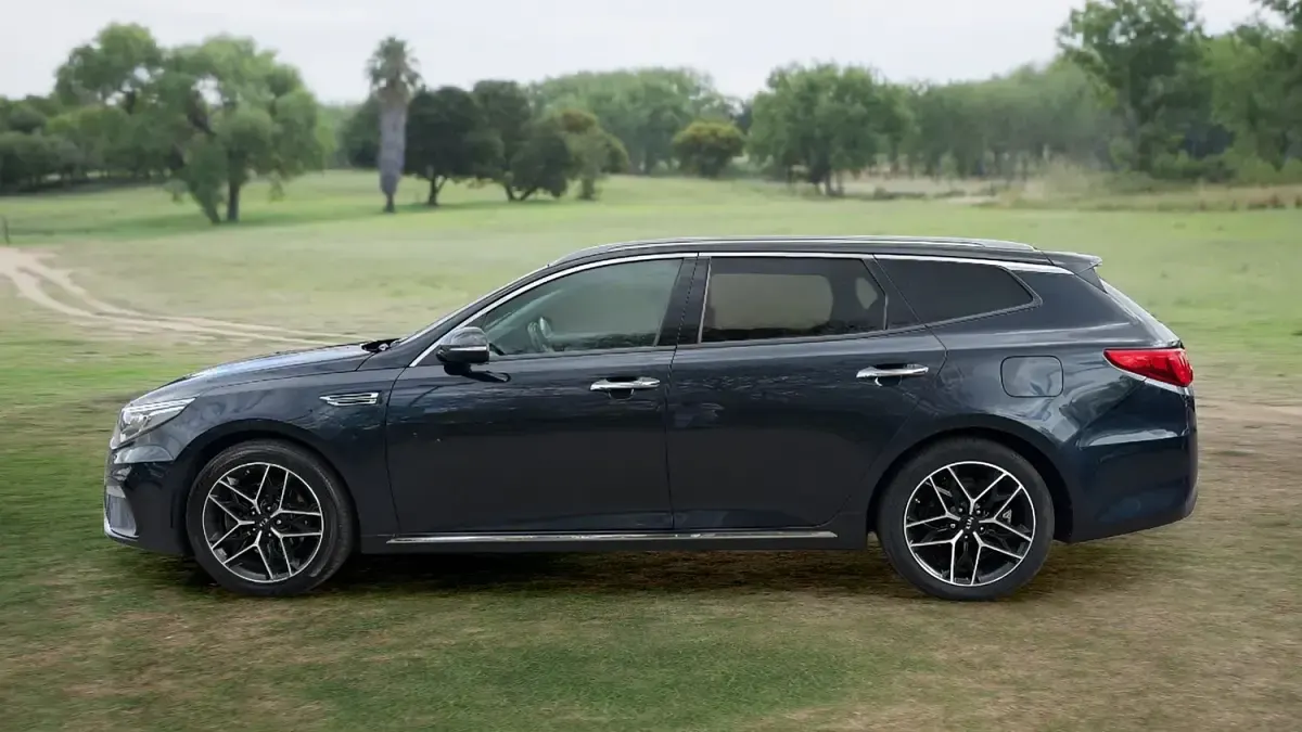 Used Kia Optima 136 HP (100 kW) 2019 Blue Estate