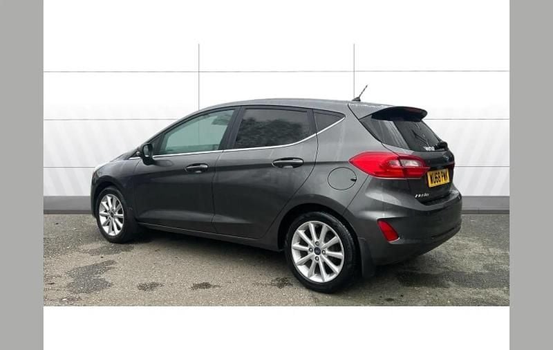 Used Ford Fiesta Titanium 100 HP (73 kW) 2018 Grey Hatchback
