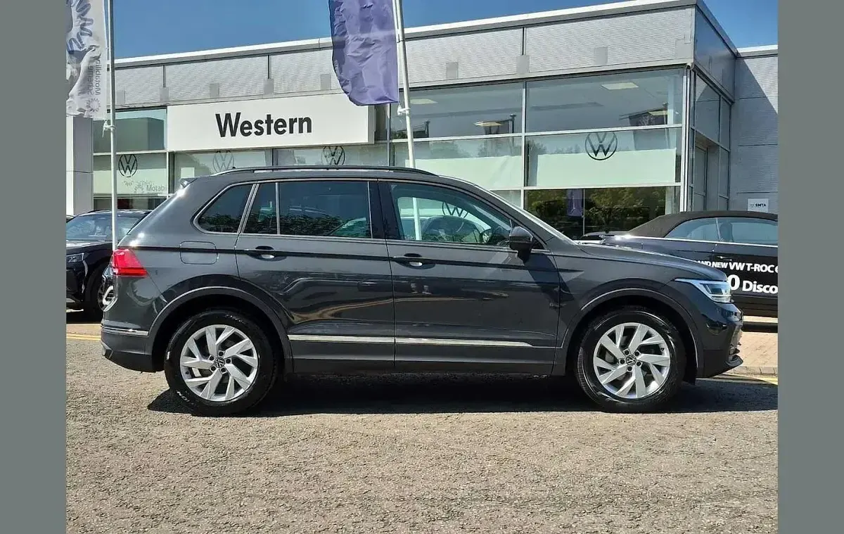 Used VW Tiguan Life 150 HP (110 kW) 2022 Grey SUV