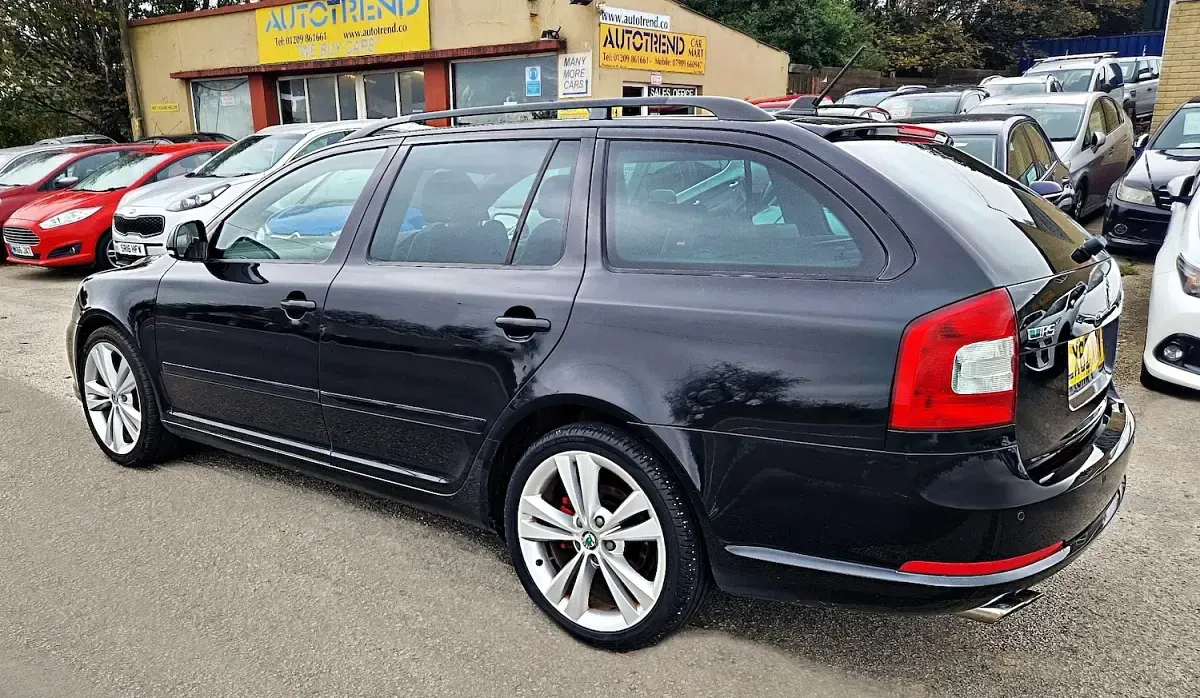 Used Skoda Octavia vRS 200 HP (147 kW) 2012 Black Estate