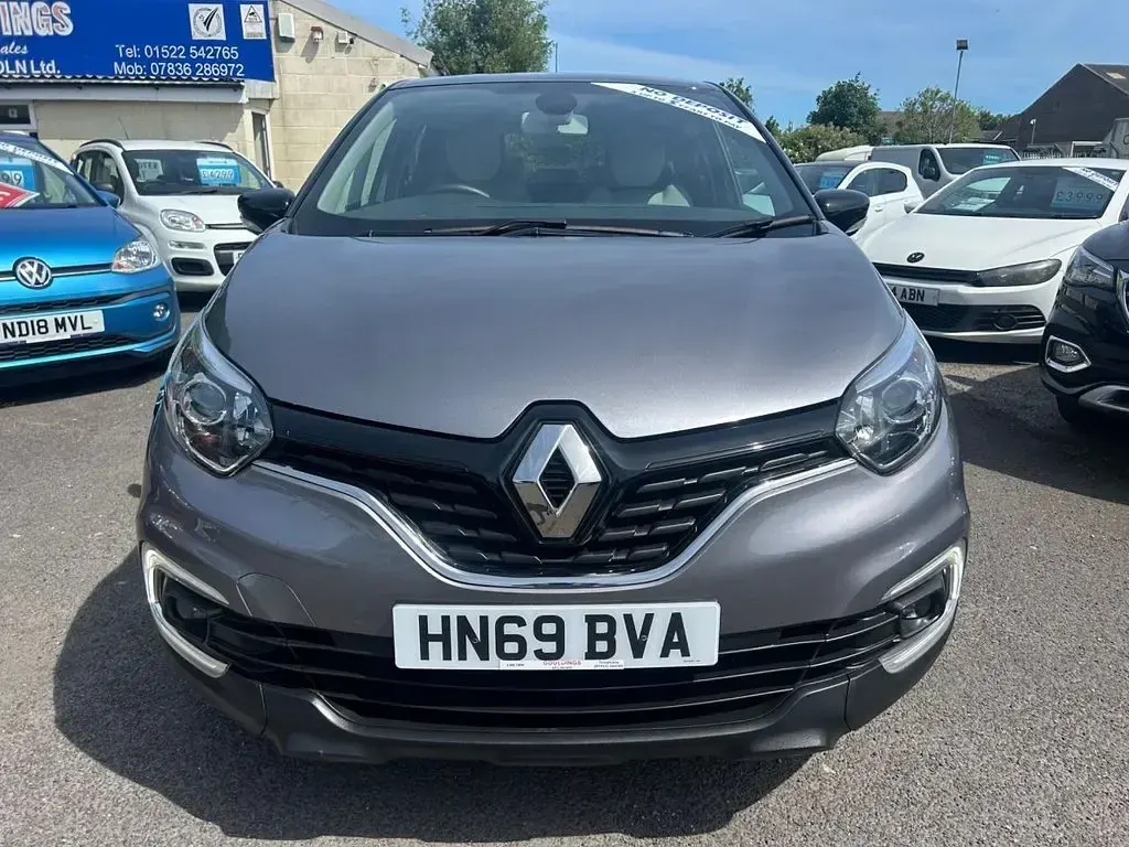 Used Renault Captur Iconic 90 HP (66 kW) 2019 Grey SUV