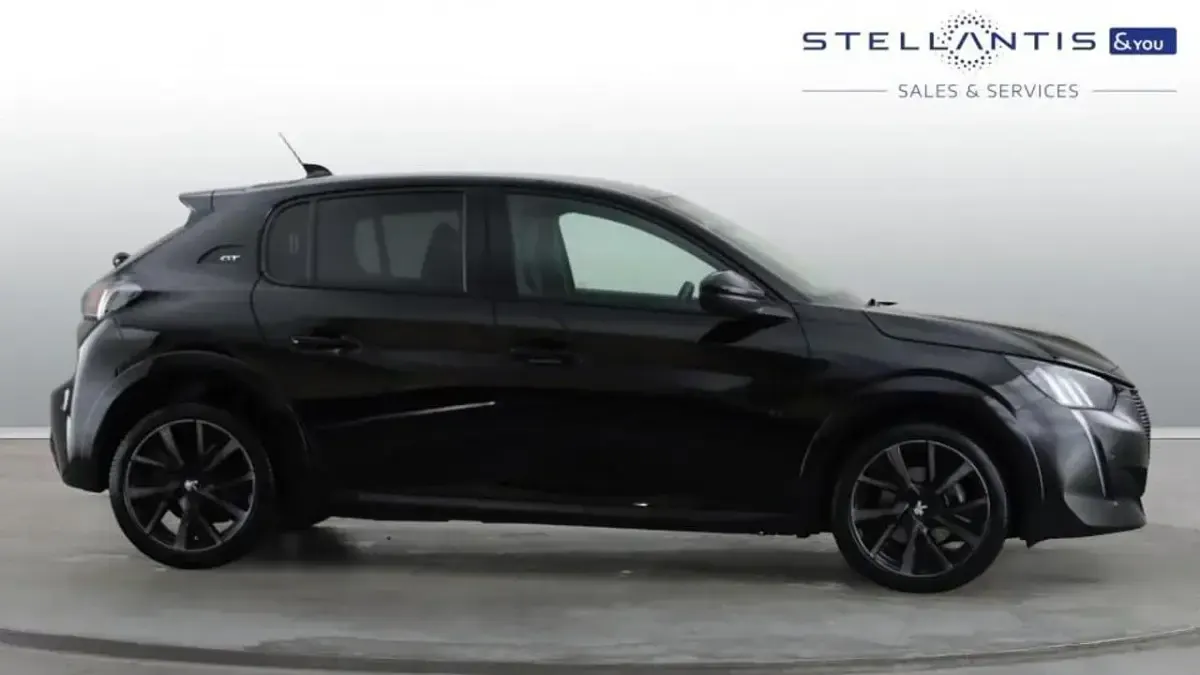Used Peugeot 208 GT 99 HP (72 kW) 2024 Black Hatchback