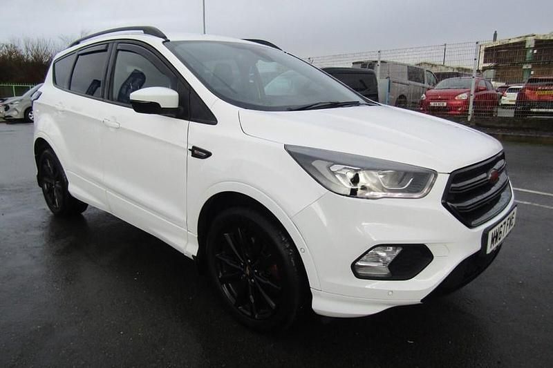 Used Ford Kuga ST-Line 120 HP (88 kW) 2017 Frozen white SUV