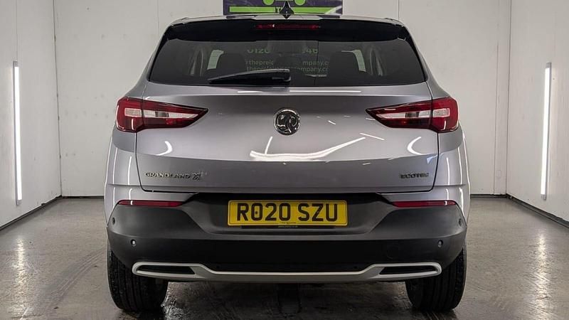 Used Vauxhall Grandland X SRi 130 HP (95 kW) 2020 Grey SUV
