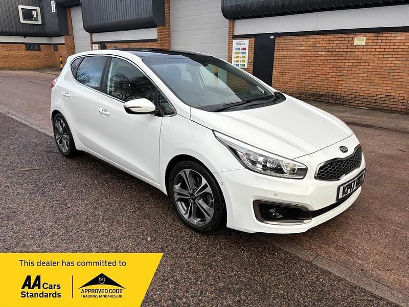 White Used 2017 Kia Ceed Hatchback | £8,295 (A bit pricey) - Image 1/4