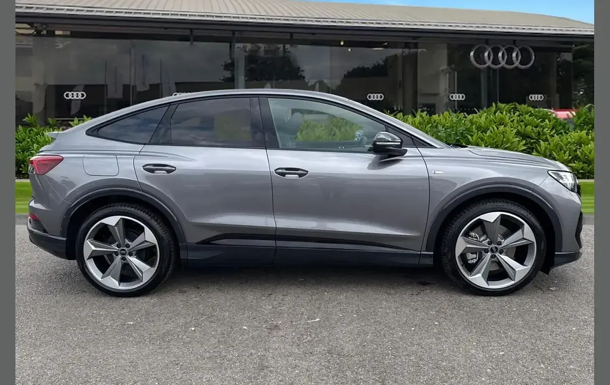 Used Audi Q4 e-tron Black Edition 150 kW (204 HP) 2026 Grey SUV
