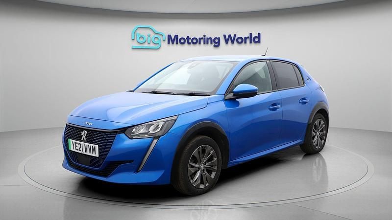 Used Peugeot e-208 Allure Premium 100 kW (136 HP) 2021 Blue Hatchback