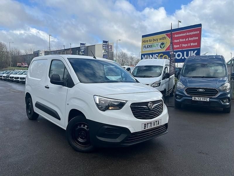Used Vauxhall Combo 100 HP (73 kW) 2021 White Van