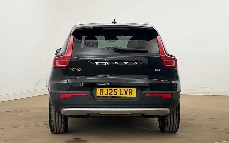 Used Volvo XC40 Core 163 HP (119 kW) 2026 SUV