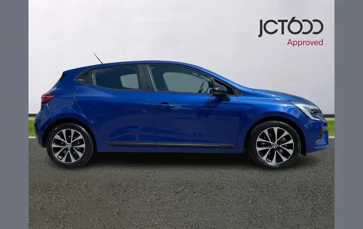 Used Renault Clio Evolution 143 HP (105 kW) 2023 Blue Hatchback