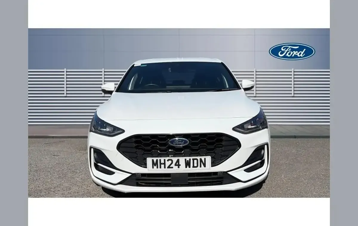 Used Ford Focus ST-Line 123 HP (90 kW) 2024 White Hatchback