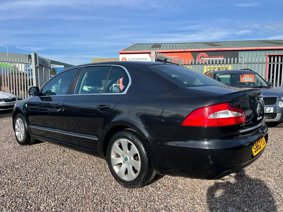 Used Skoda Superb GreenLine 105 HP (77 kW) 2013 Black Hatchback
