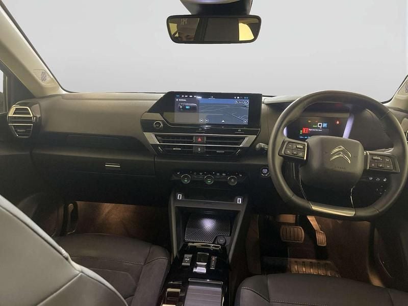 Begagnad Citroën e-C4 100 kW (136 HK) 2024 Vit Sedan