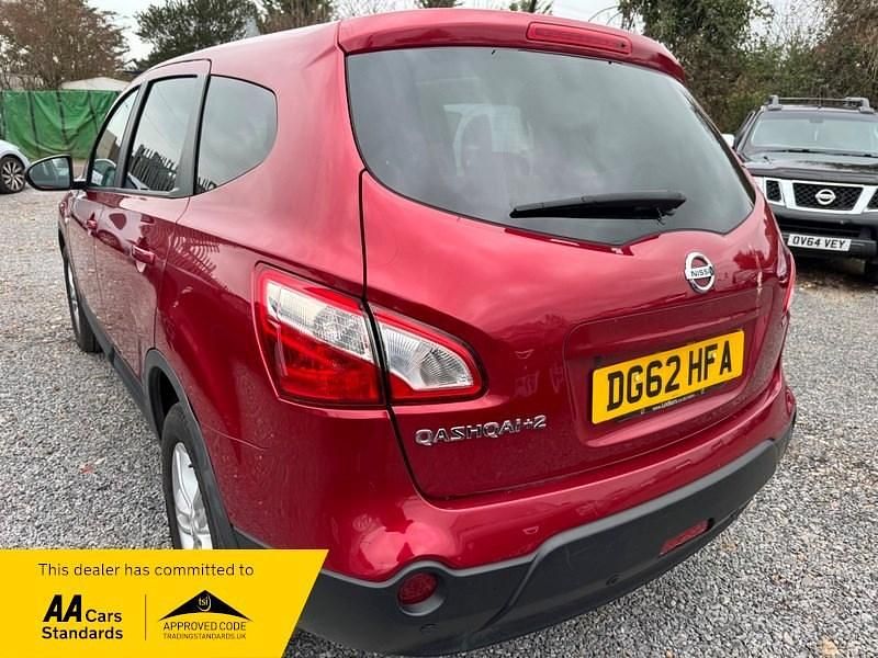 Used Nissan Qashqai +2 Acenta 117 HP (86 kW) 2012 Red SUV