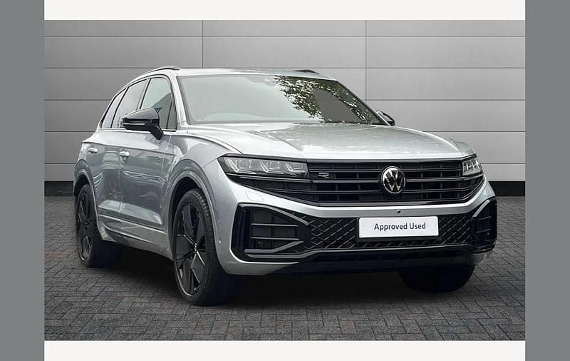 Oyster silver Used 2025 VW Touareg Black Edition SUV | £49,995 (Good price) - Image 1/3