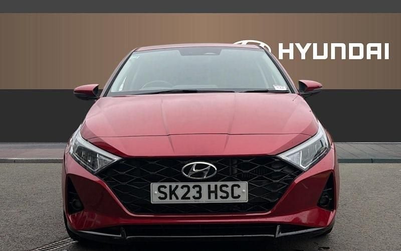 Used Hyundai i20 Premium 101 HP (74 kW) 2023 Red Hatchback