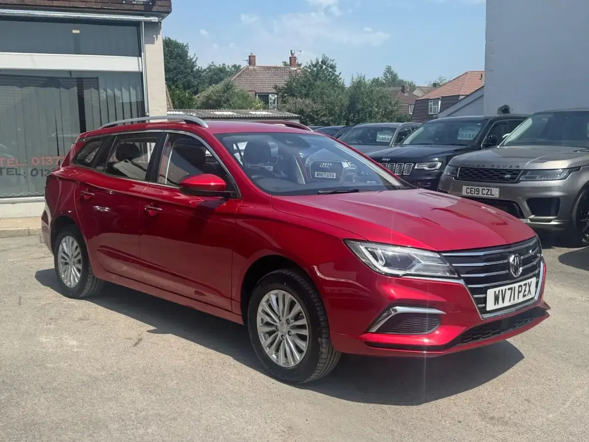 Used MG MG5 EV Exclusive 114 kW (156 HP) 2022 Red Estate