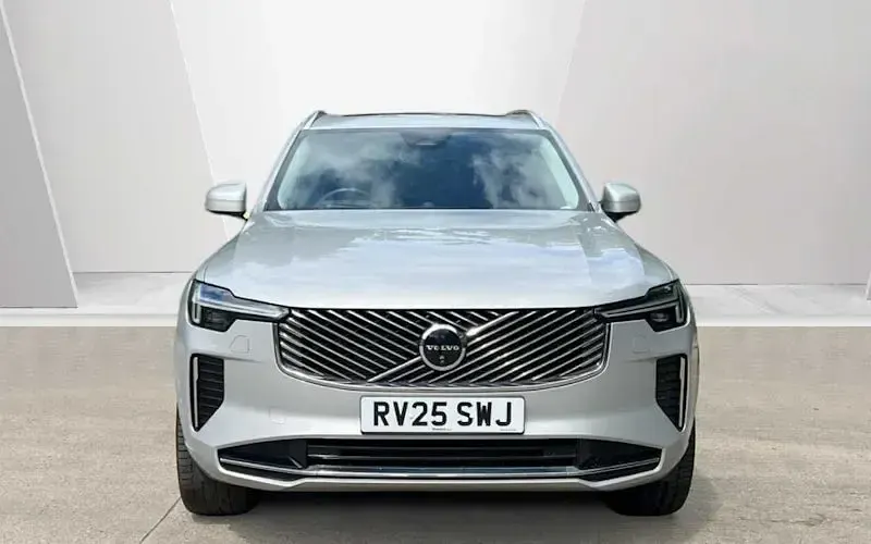 Used Volvo XC90 Ultra 250 HP (183 kW) 2025 Silver SUV
