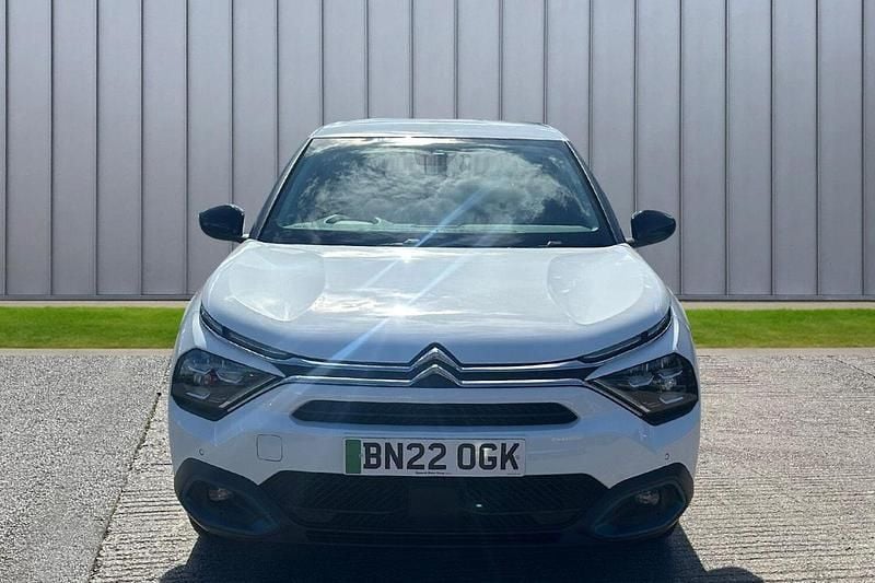 Used Citroën e-C4 Shine 98 kW (134 HP) 2022 White Hatchback