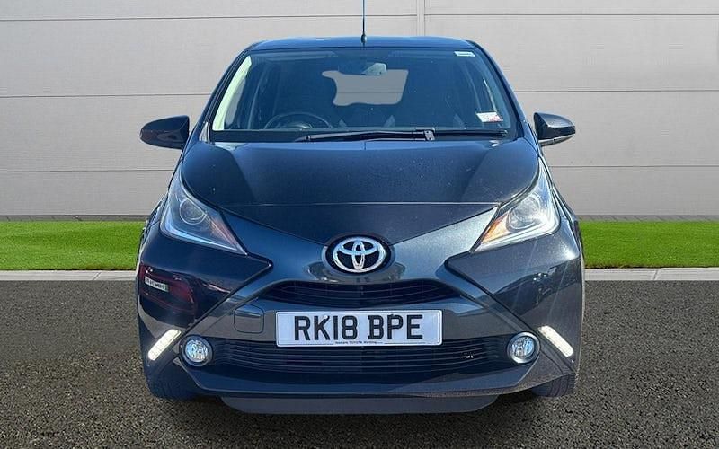 Used Toyota Aygo x-style 69 HP (50 kW) 2018 Black Hatchback