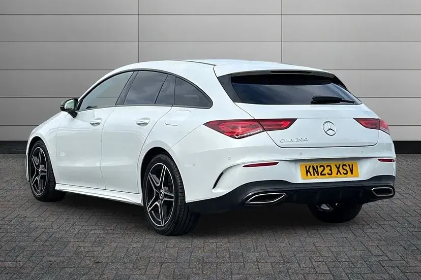 Used Mercedes CLA200 Executive 163 HP (119 kW) 2023 White Estate