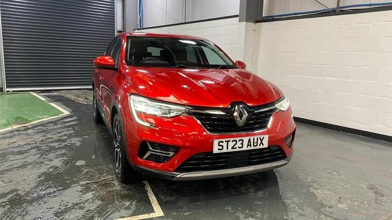 Used Renault Arkana Version S 142 HP (104 kW) 2023 Red SUV