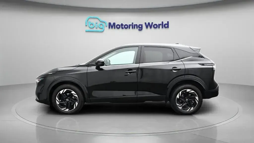 Used Nissan Qashqai N-Connecta 140 HP (102 kW) 2025 Black SUV