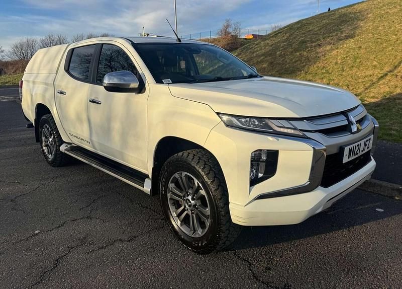 White Used 2021 Mitsubishi L200 Pickup | £13,600 (Good price) - Image 1/4
