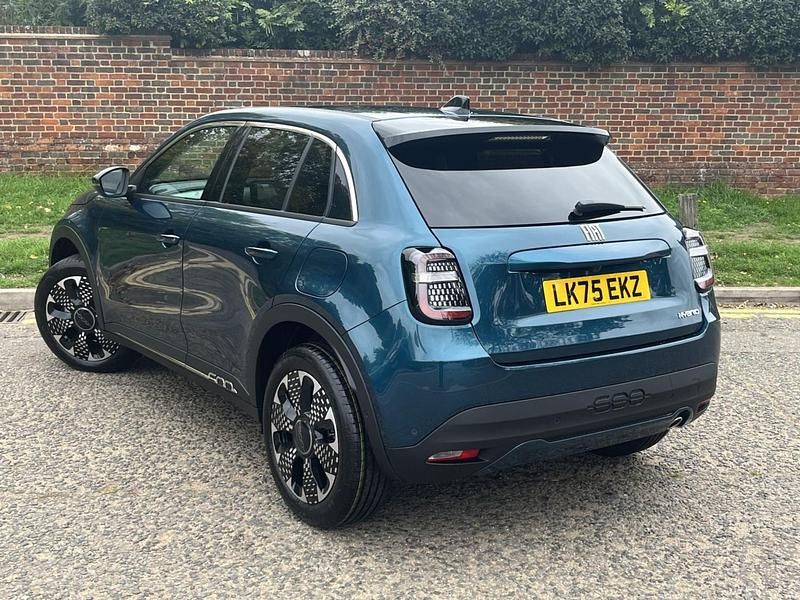 Used Fiat 600 La Prima 99 HP (72 kW) 2025 Green Hatchback