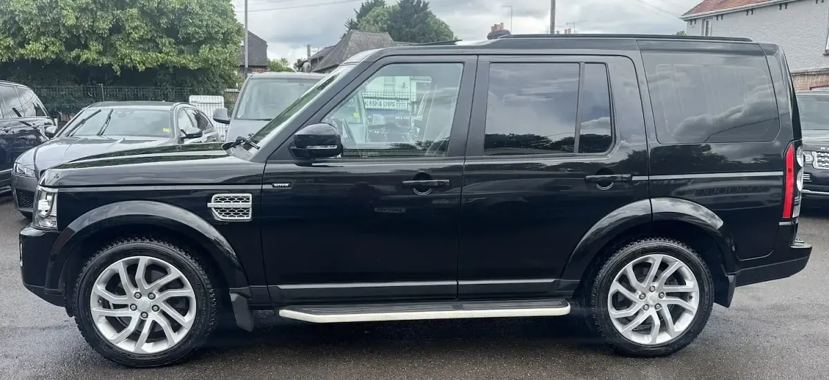 Used Land Rover Discovery 4 HSE 256 HP (188 kW) 2016 Black SUV