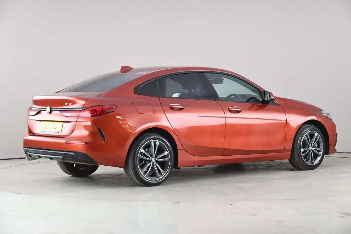 Usado BMW 218 Sport Line 2021 Naranja Coupe