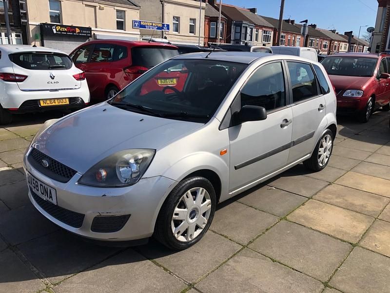 Used Ford Fiesta Style 96 HP (70 kW) 2009 Silver Hatchback