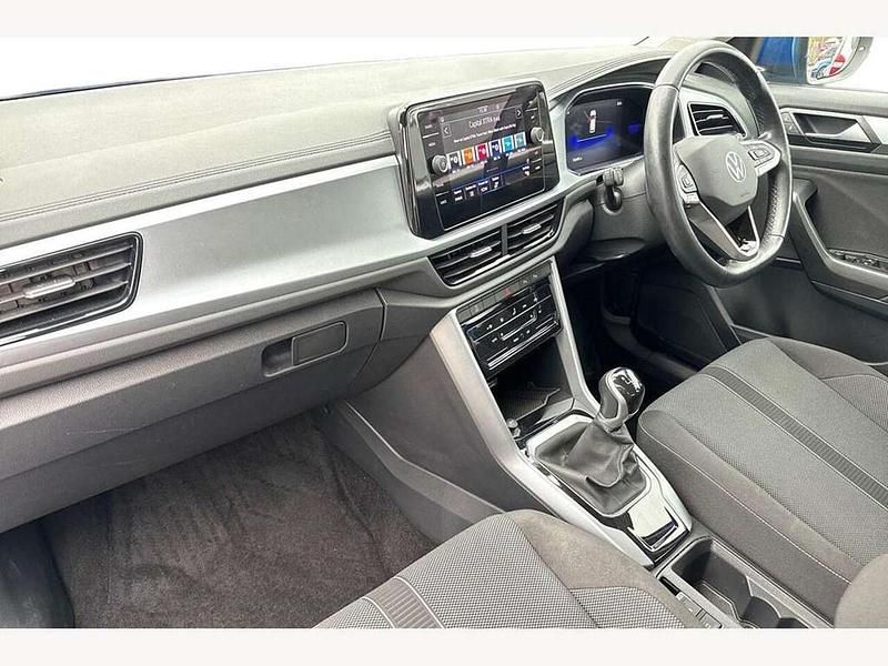Used VW T-Roc Life 110 HP (80 kW) 2023 Blue SUV