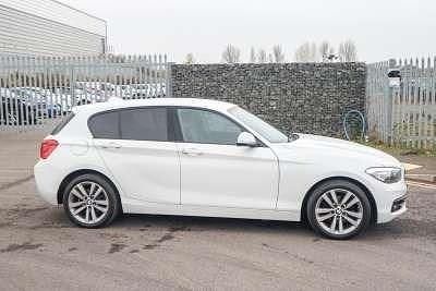 Usado BMW 118 Sport Line 2018 Branco Citadino