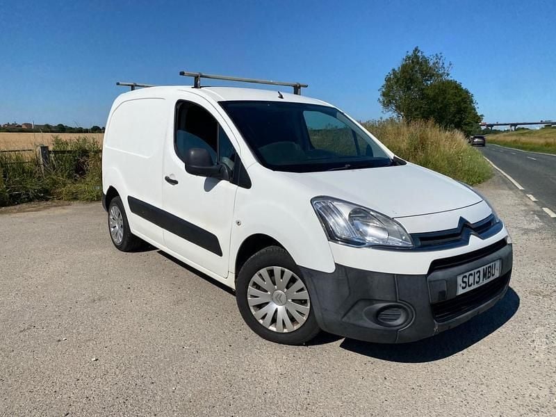 White Used 2013 Citroën Berlingo MPV | £1,999 (Super price) - Image 1/4