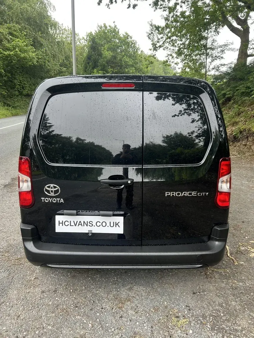 Used Toyota Proace Active 120 HP (88 kW) 2022 Black MPV