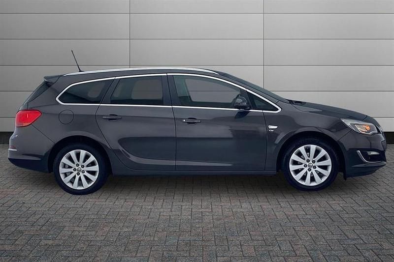 Used Vauxhall Astra Elite 200 HP (147 kW) 2016 Grey Estate