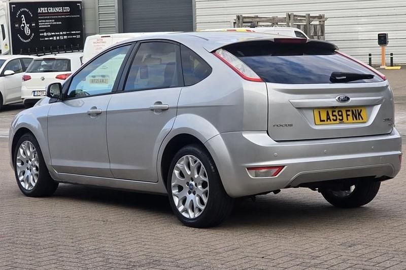 Silver Used 2010 Ford Focus Zetec Hatchback | £1,999 (Good price) - Image 1/1
