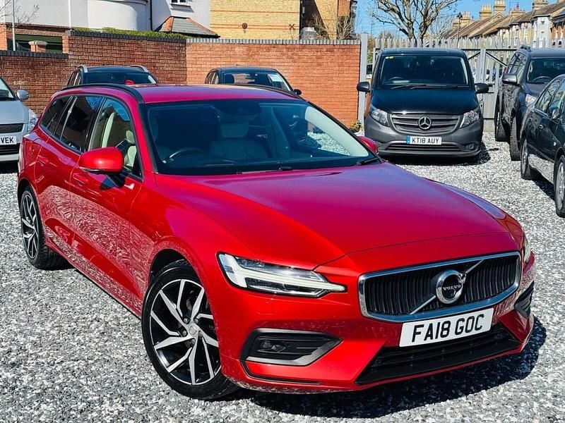 Used Volvo V60 Momentum 2018 Red Estate