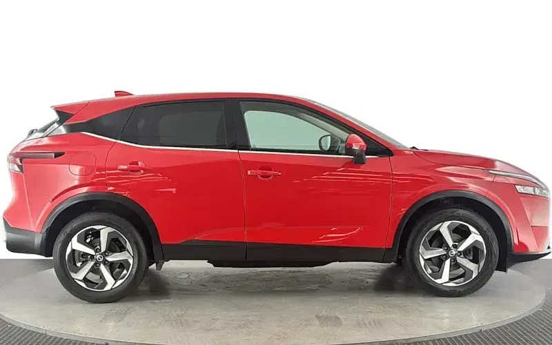 Used Nissan Qashqai N-Connecta 158 HP (116 kW) 2022 Red SUV