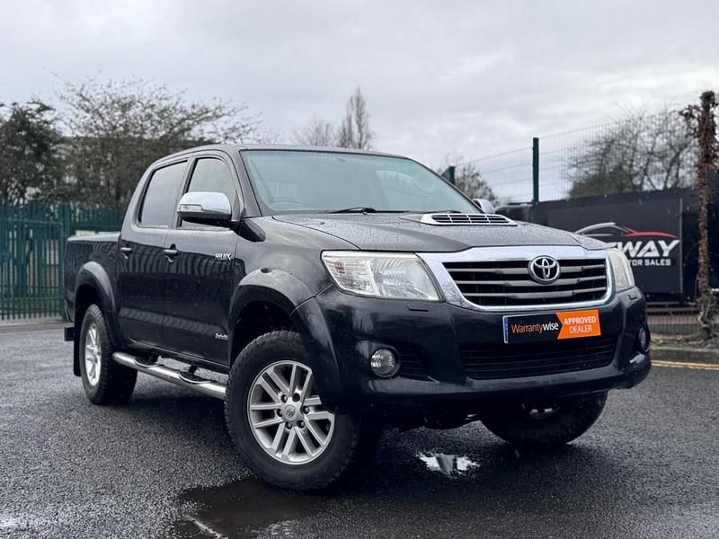 Used Toyota HiLux 171 HP (125 kW) 2012 Black Pickup