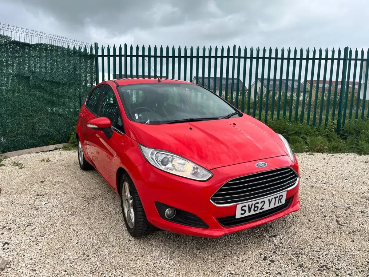 Usado Ford Fiesta Zetec 2012 Rojo Utilitario