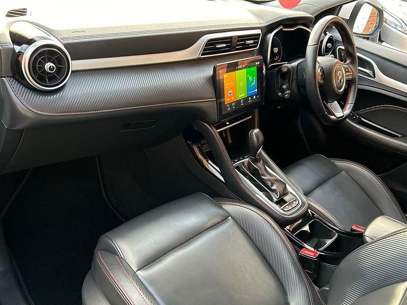 Used MG ZS Exclusive 111 HP (81 kW) 2023 White Hatchback