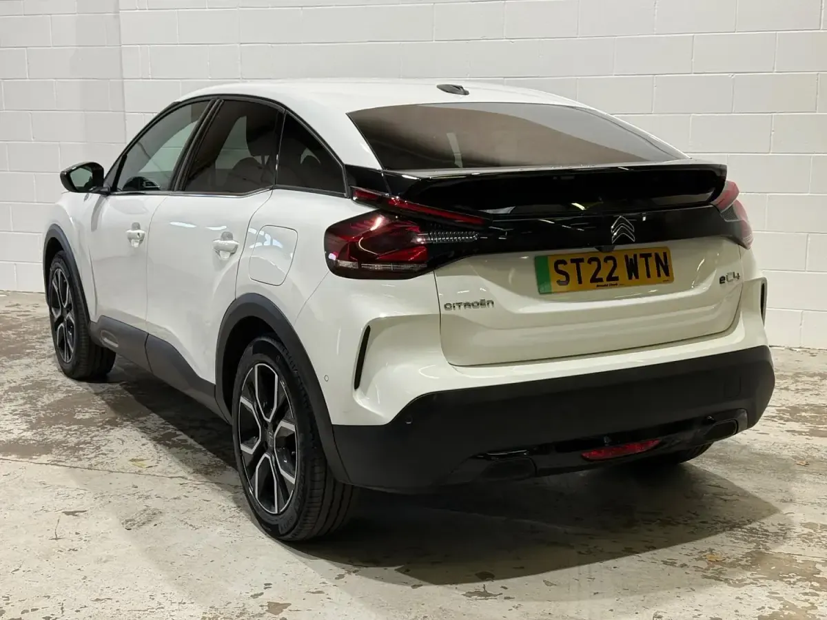 Used Citroën e-C4 100 kW (136 HP) 2022 White Hatchback